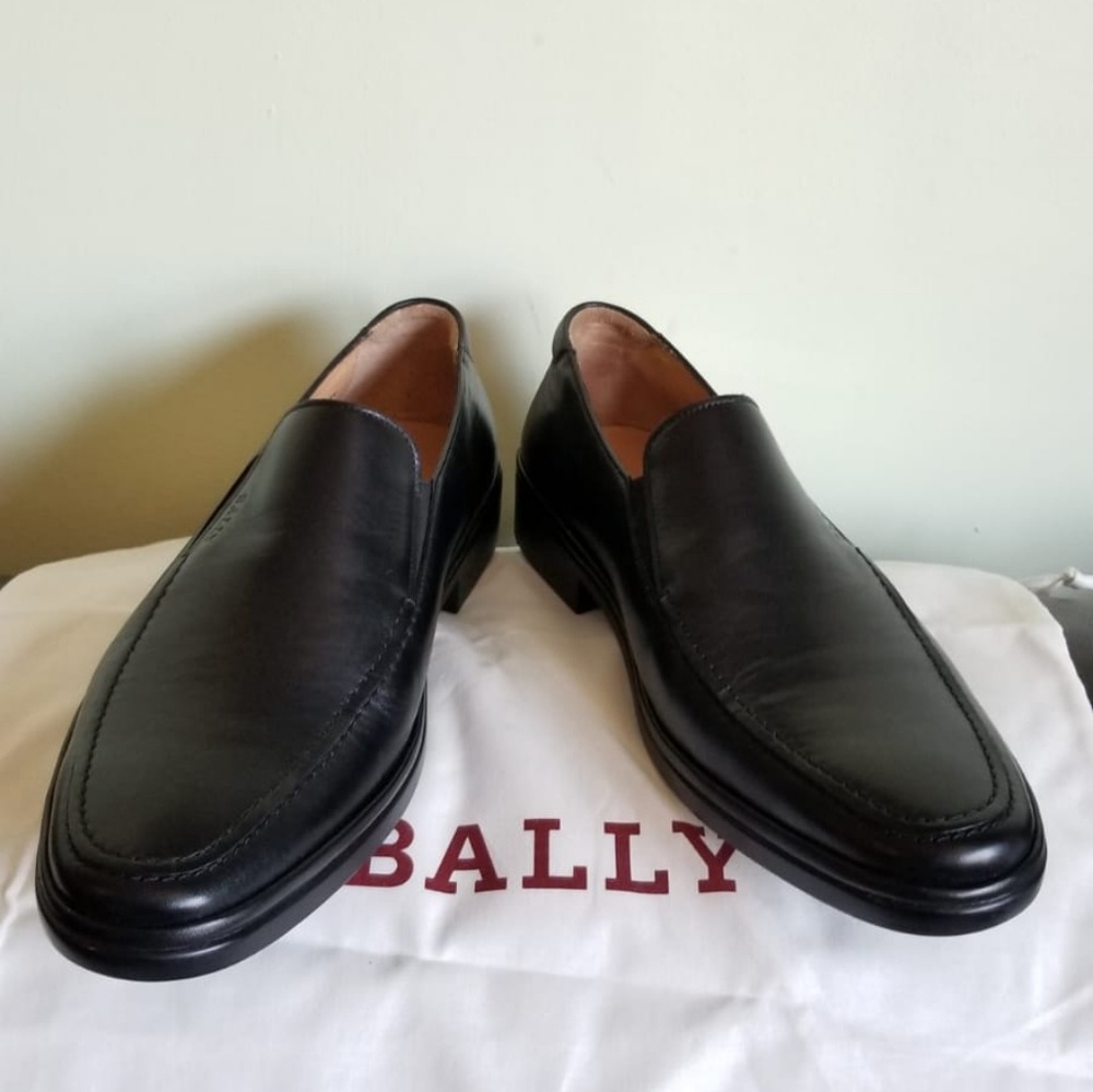Bally men's 100% leather loafers